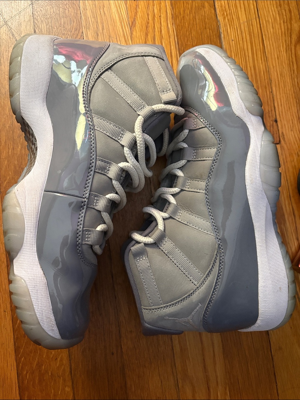 Jordan Men's Grey Patent Low-Top Basketball Sneakers